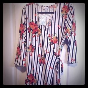 LuLaRoe Dresses - LuLaRoe Floral Michelle Wrap Dress LuLaRoe Dresses - LuLaRoe Floral Michelle Wrap Dress